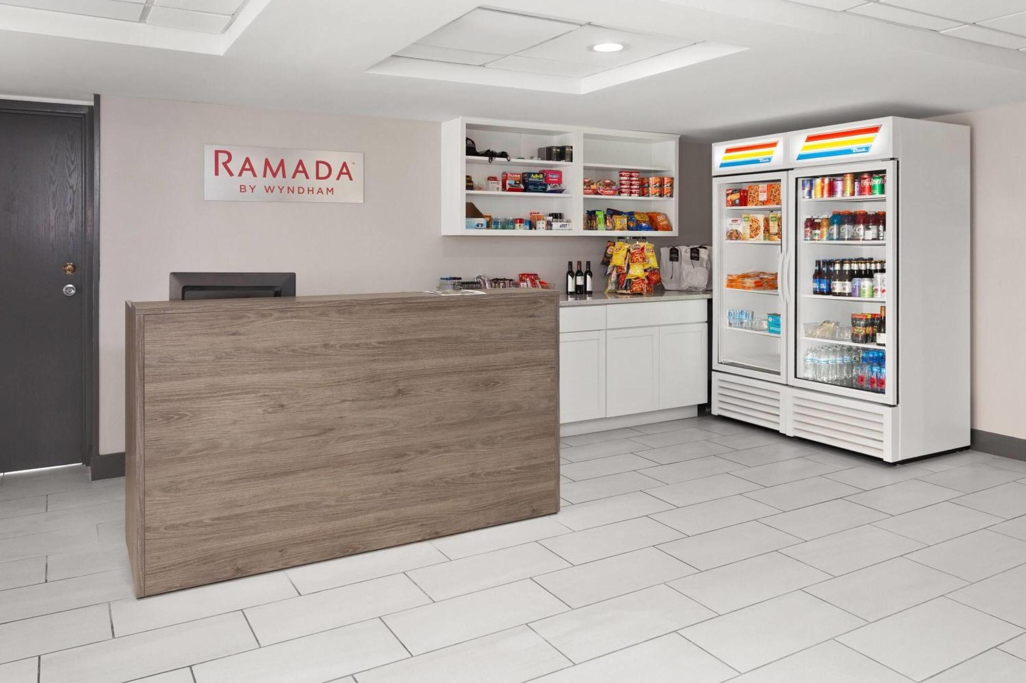 Ramada By Wyndham Milwaukee Hotel Eksteriør billede