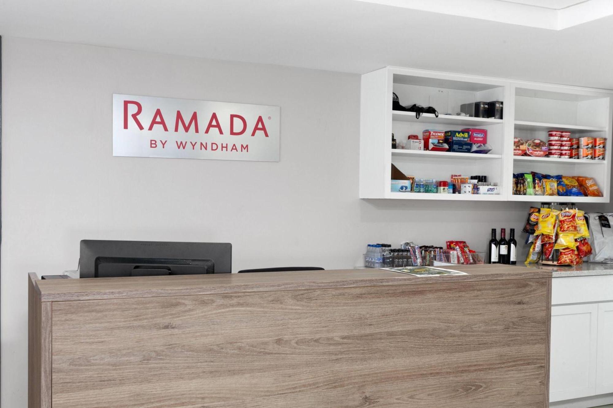 Ramada By Wyndham Milwaukee Hotel Eksteriør billede