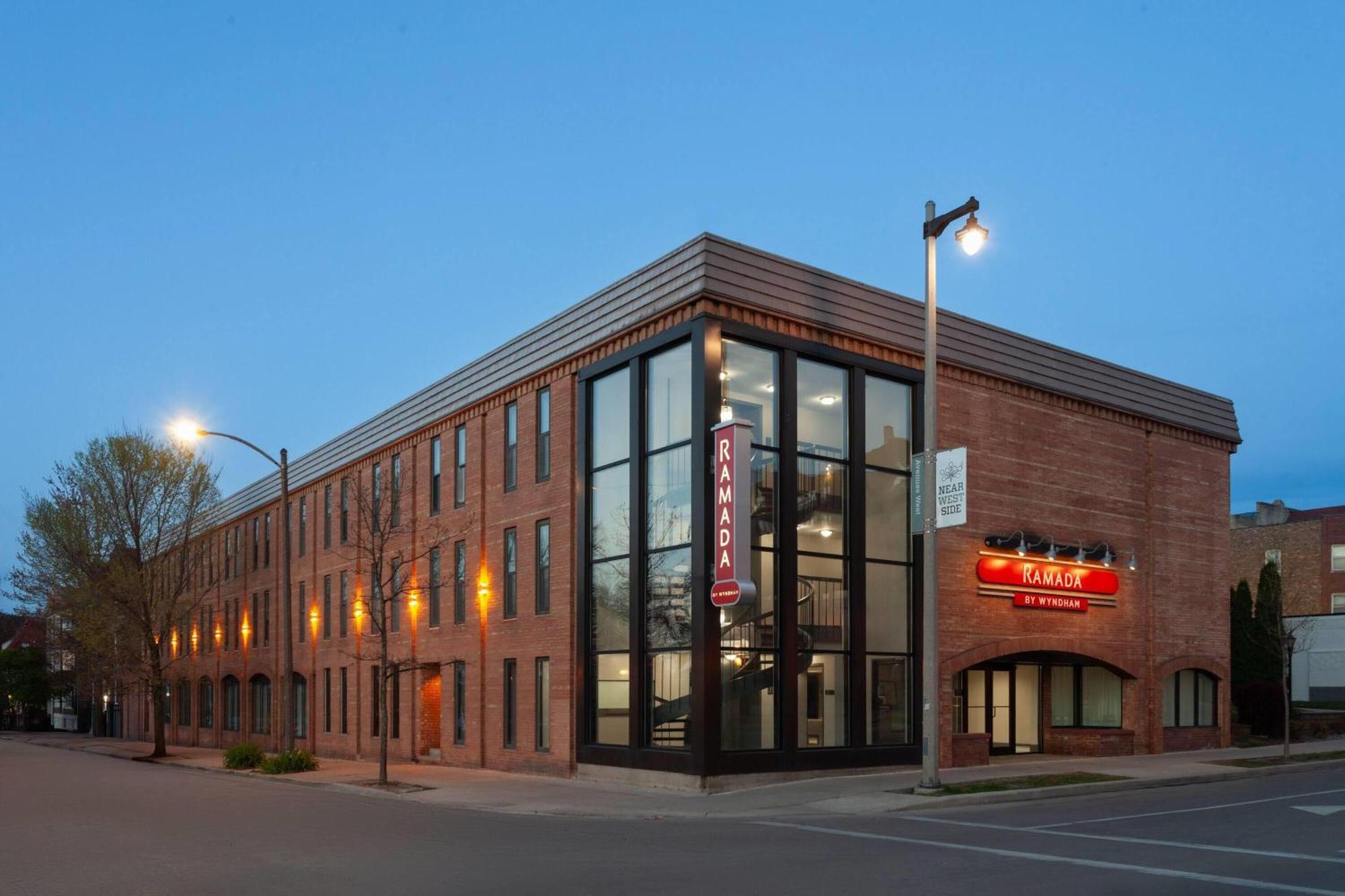 Ramada By Wyndham Milwaukee Hotel Eksteriør billede