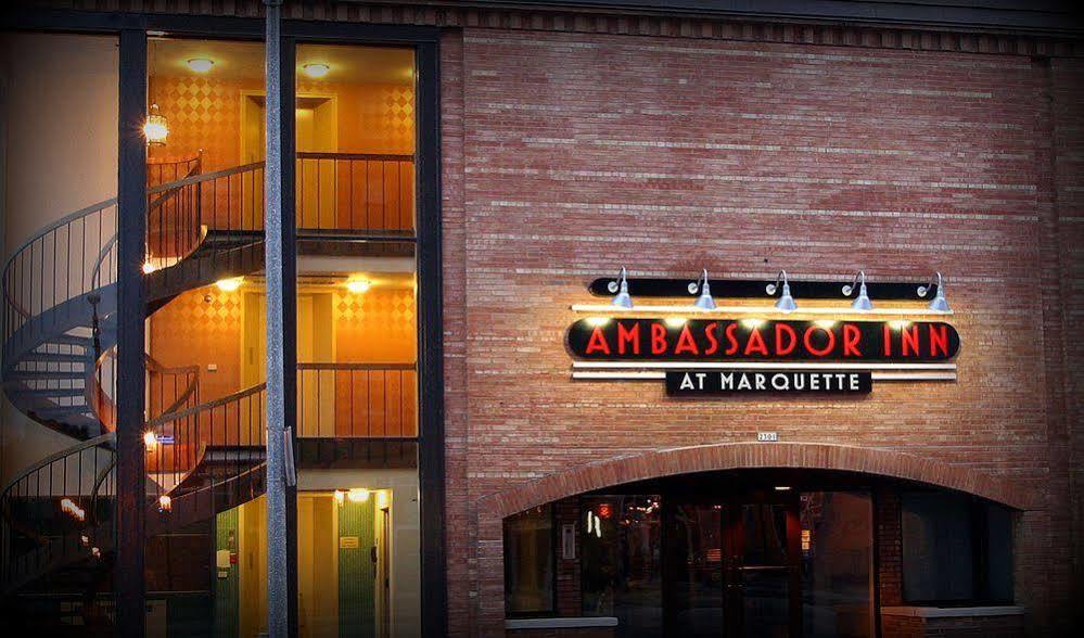 Ramada By Wyndham Milwaukee Hotel Eksteriør billede